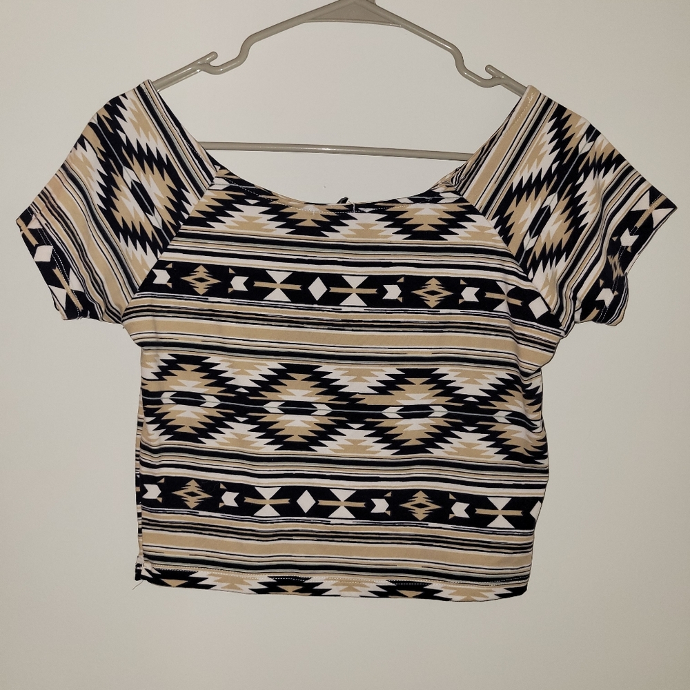 Aztec Style Crop Top - Picture 2 of 3
